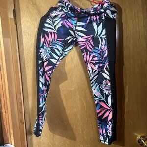 Used Girls Leggings XL Side Pockets Old Navy Leaf Pattern Pink Blue White Black
